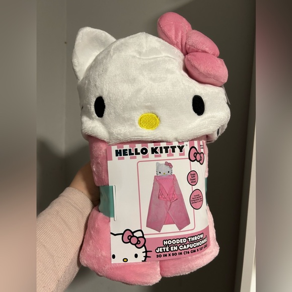 SOLD-Hello Kitty Hooded Throw - Picture 1 of 3